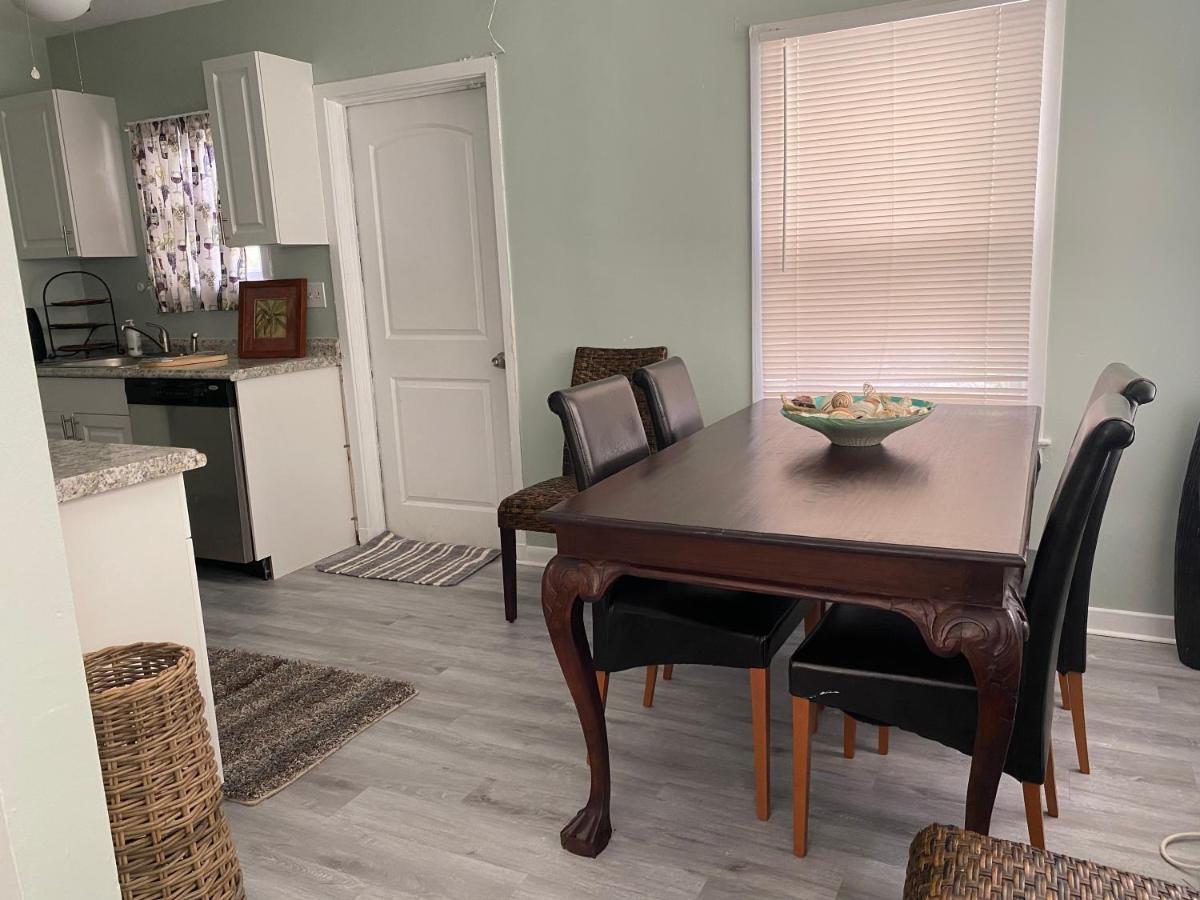 5 Min To Beach Large Living Room Fenced Backyard Bbq Firepit Driveway Boat Parking Lake Worth Beach Εξωτερικό φωτογραφία