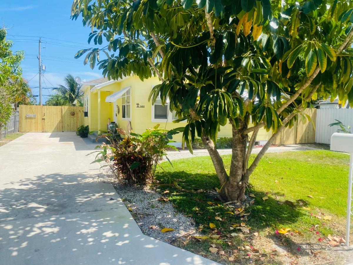 5 Min To Beach Large Living Room Fenced Backyard Bbq Firepit Driveway Boat Parking Lake Worth Beach Εξωτερικό φωτογραφία