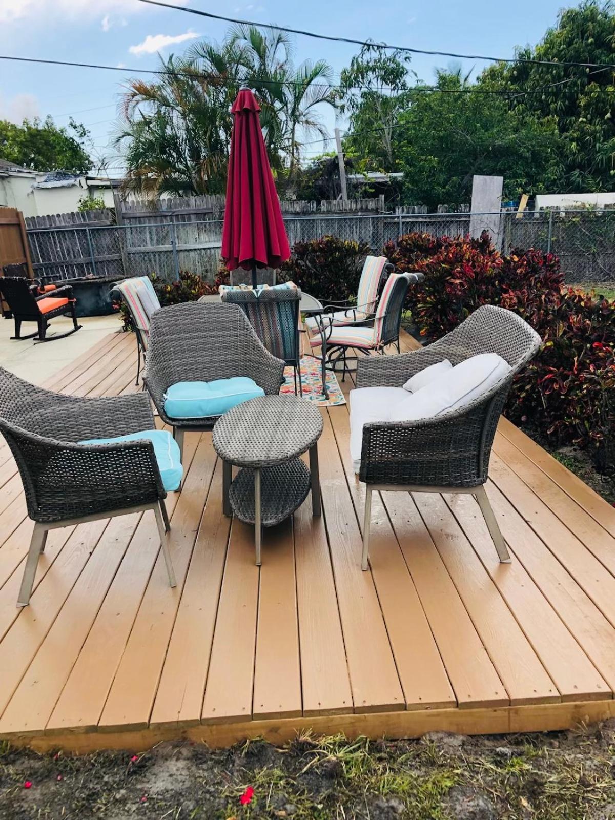 5 Min To Beach Large Living Room Fenced Backyard Bbq Firepit Driveway Boat Parking Lake Worth Beach Εξωτερικό φωτογραφία