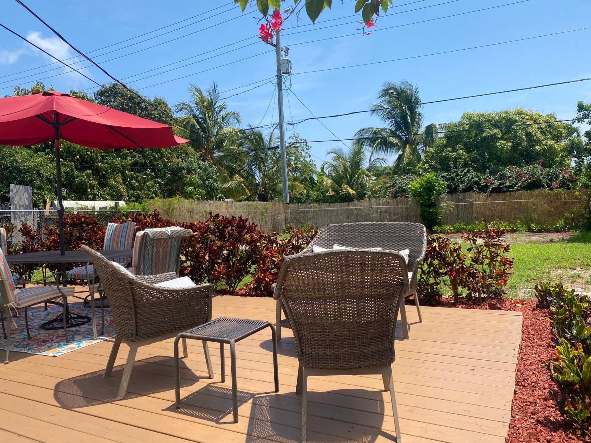 5 Min To Beach Large Living Room Fenced Backyard Bbq Firepit Driveway Boat Parking Lake Worth Beach Εξωτερικό φωτογραφία