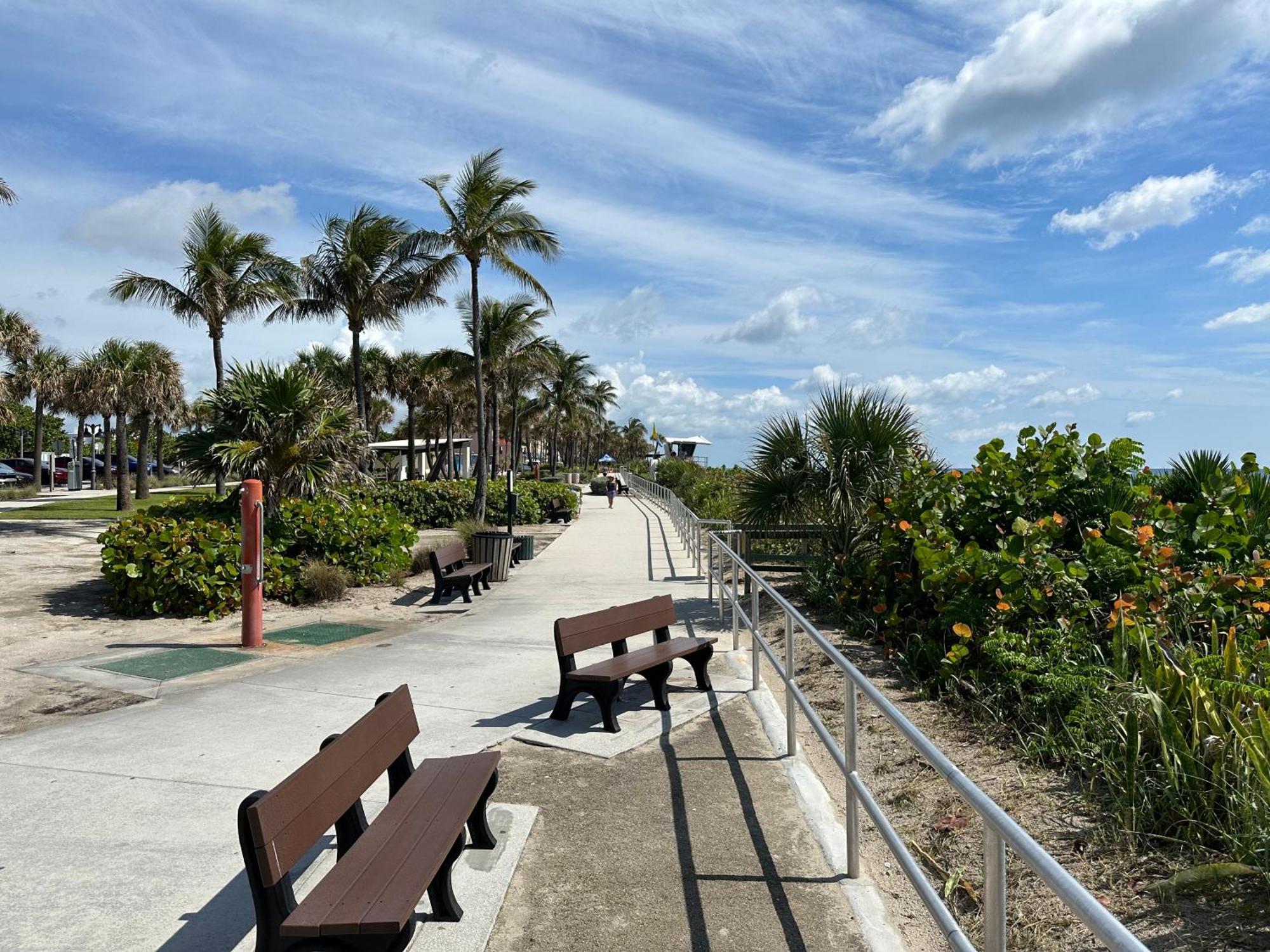5 Min To Beach Large Living Room Fenced Backyard Bbq Firepit Driveway Boat Parking Lake Worth Beach Εξωτερικό φωτογραφία